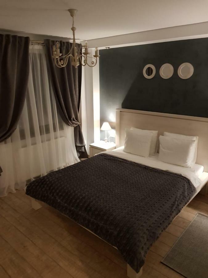 Apartament 2 Camere Ultracentral Ramnicu Valcea Ngoại thất bức ảnh