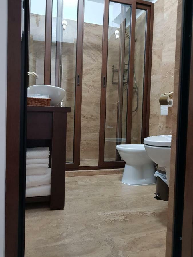 Apartament 2 Camere Ultracentral Ramnicu Valcea Ngoại thất bức ảnh