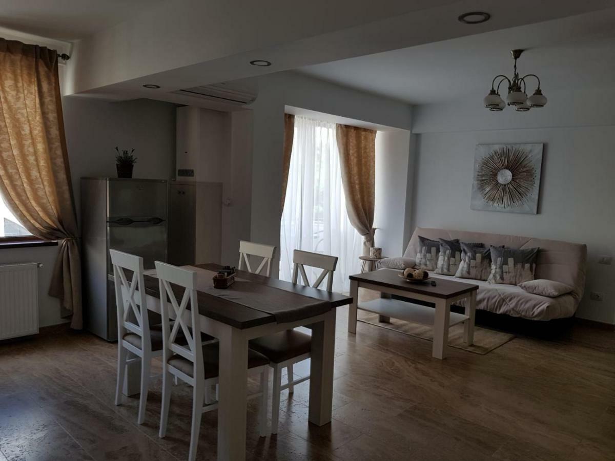 Apartament 2 Camere Ultracentral Ramnicu Valcea Ngoại thất bức ảnh